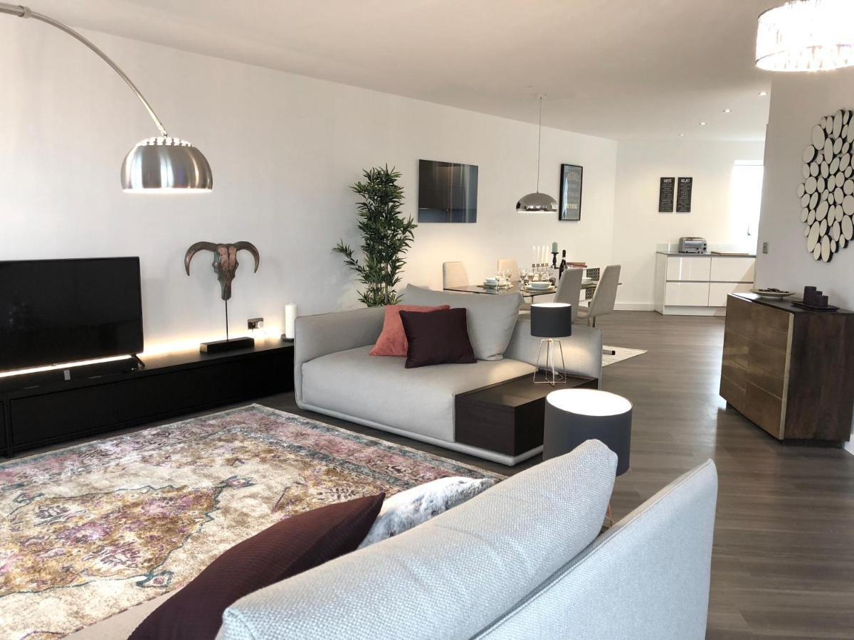 Panoramic Park And Penthouses Retreat Apartment London