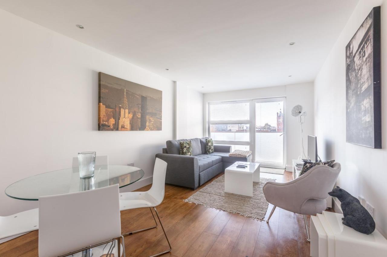 Apartamento Luxury 2-bed Flat Parking And Close To The Tube *