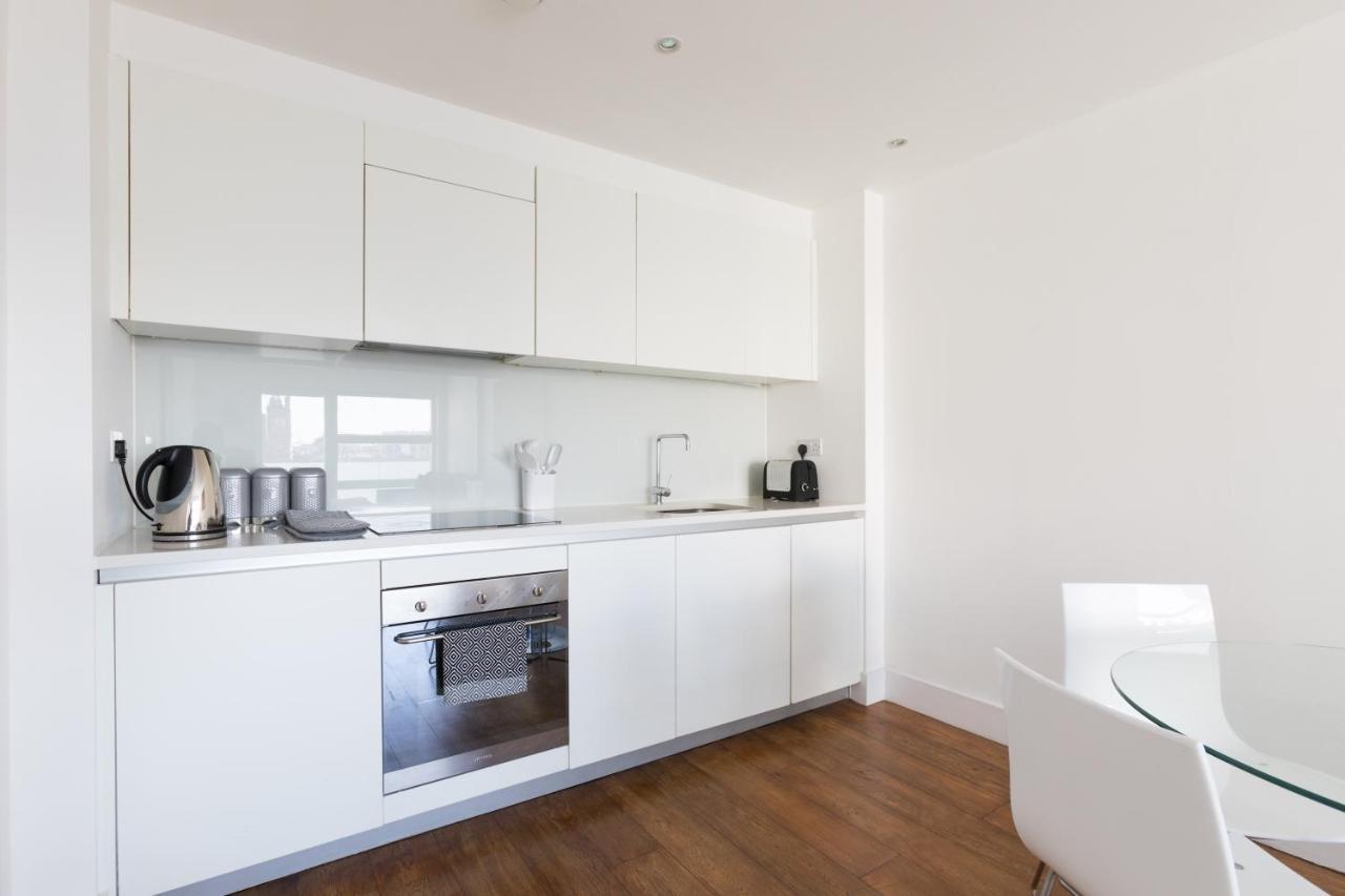 Appartement Luxury 2-bed Flat Parking And Close To The Tube *