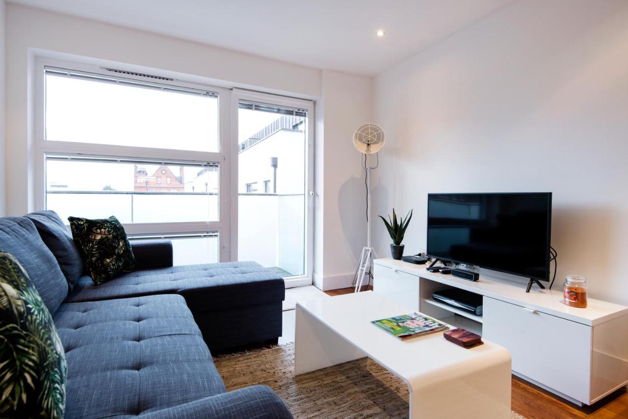 Luxury 2-bed Flat Parking And Close To The Tube Londres