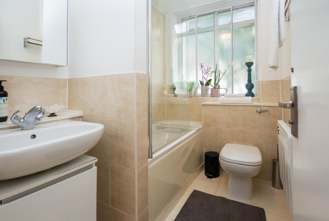 Westbourne Gardens Unique Studio Near Hyde Park * Londres