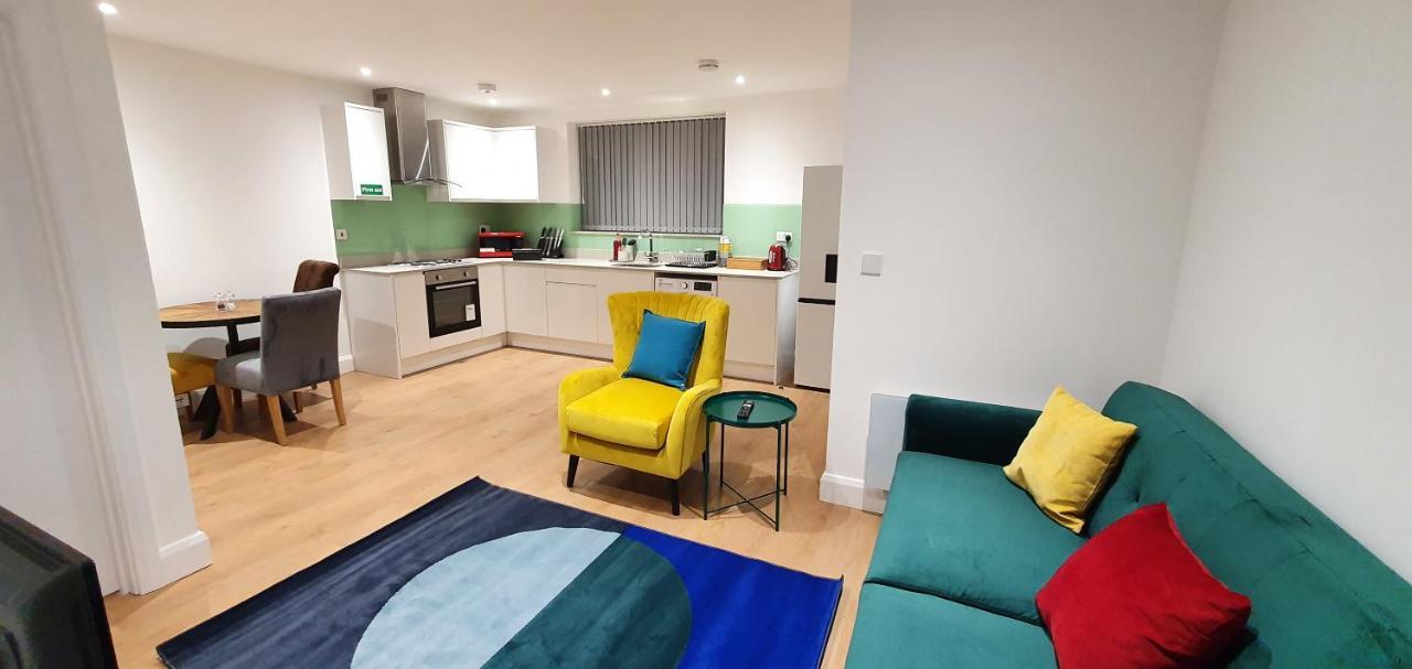 Garland Stylish 2 In Greater Apartment London