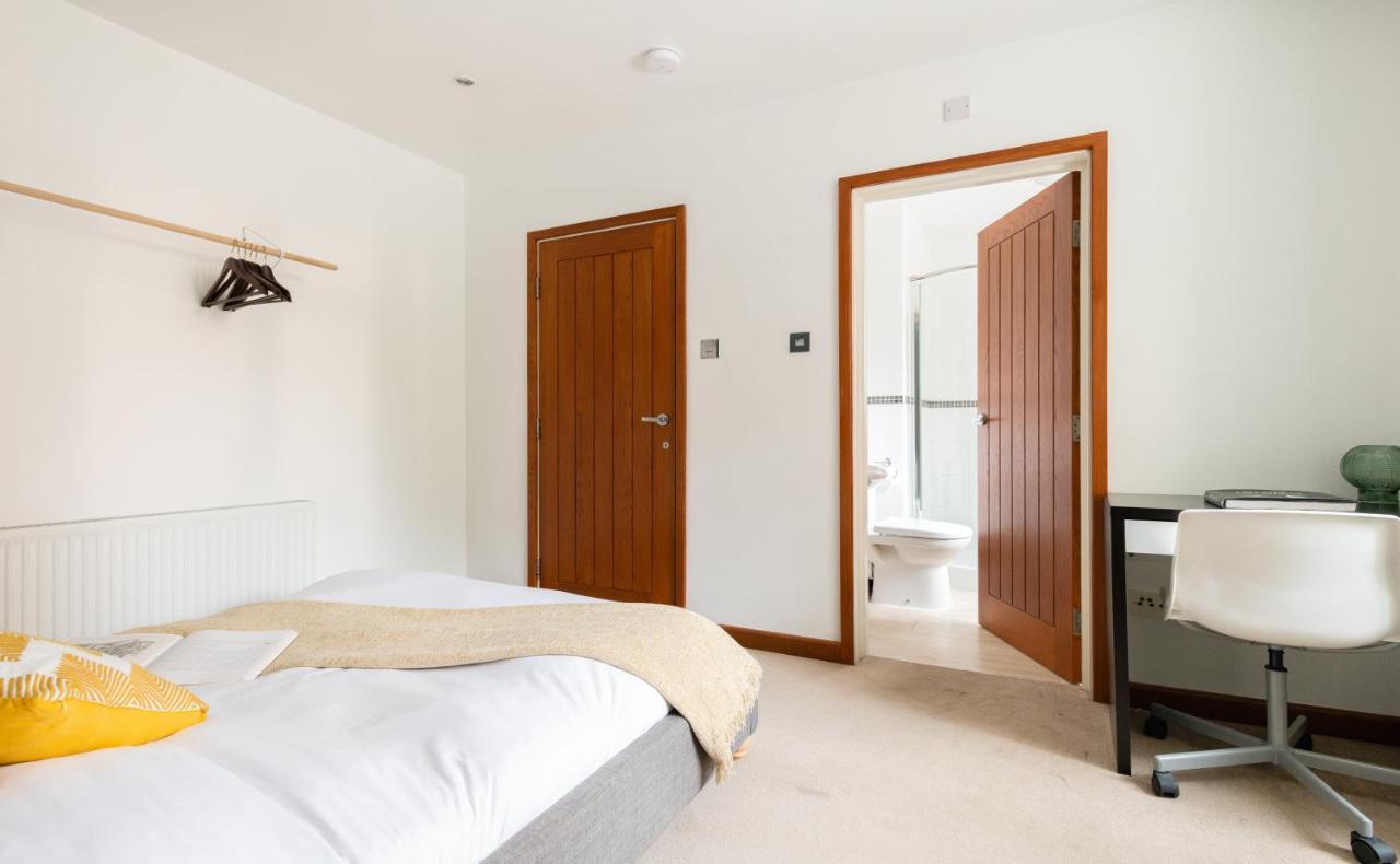 The Southwick Sanctuary - Large 6bdr With Terrace Apartamento
