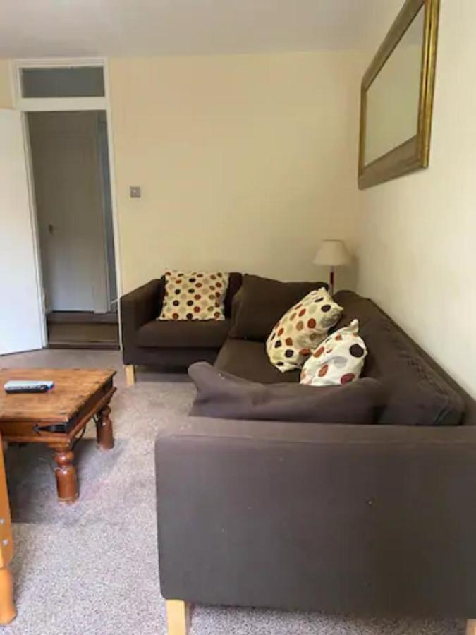 2 Bedroom With Patio - Ideal Location Zone 1 Apartamento