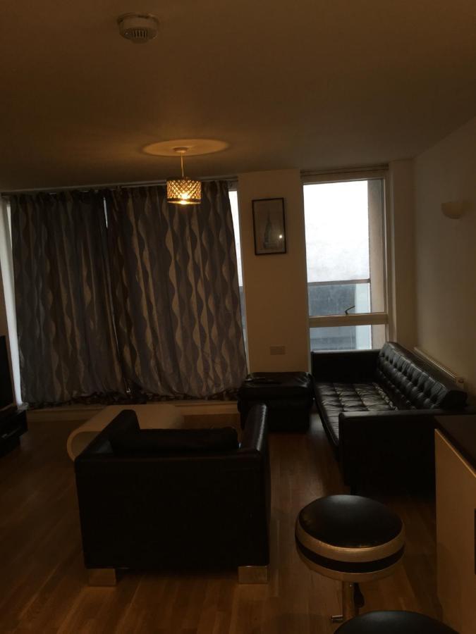 1 Bed Near Canary Wharf Centre *