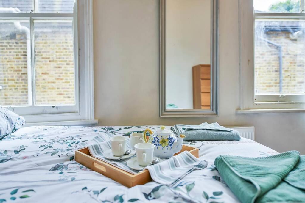 Appartement Groves 4 Bedroom, Shepherds Bush Londres