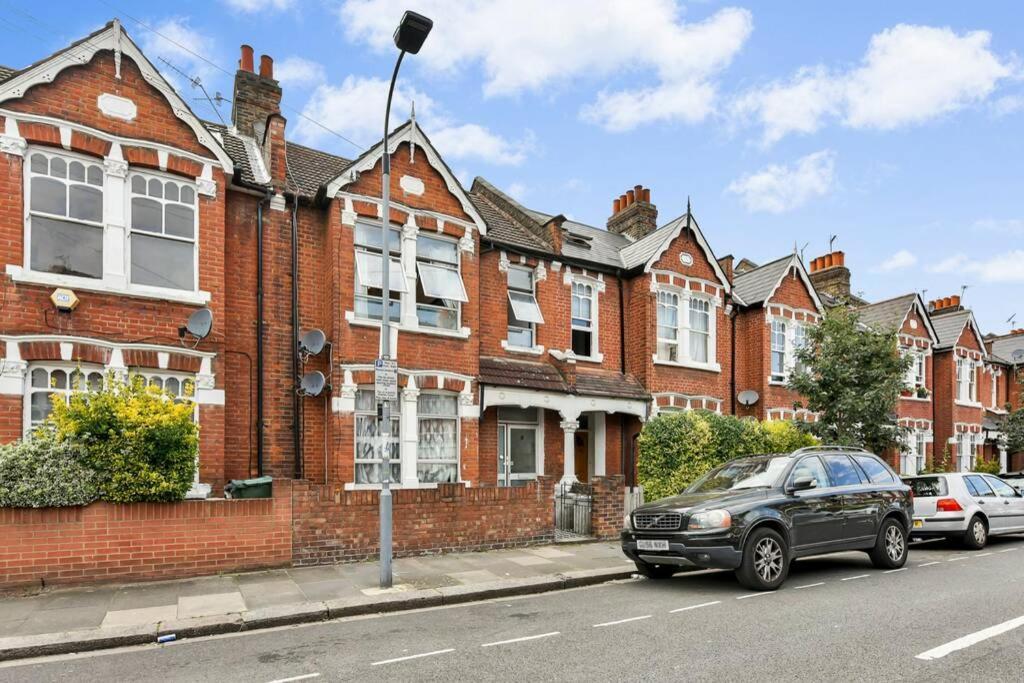 Groves 4 Bedroom, Shepherds Bush Appartement Londres