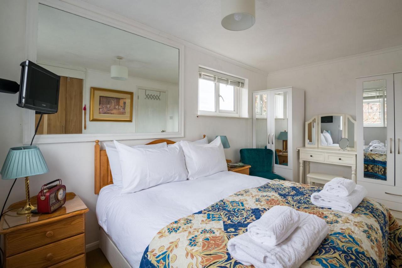 Exclusive In Acton By Underthedoormat * Londres