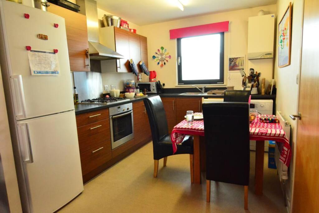 Appartement Modern 1 Bed Flat, *