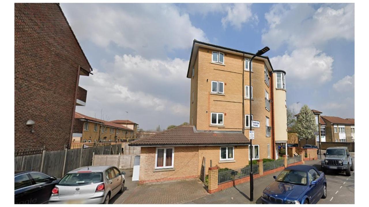 Zone 2 Lovely 4 Bedroom - 3 Trowbridge Road * Londres