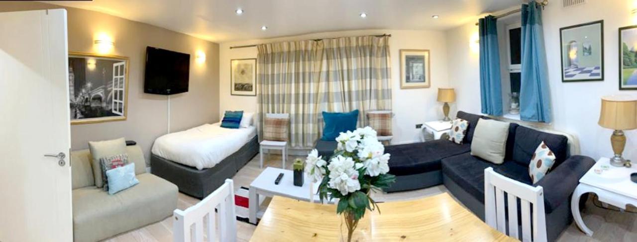 2 Bedrooms With View Balcony And Wifi At Greater Appartement