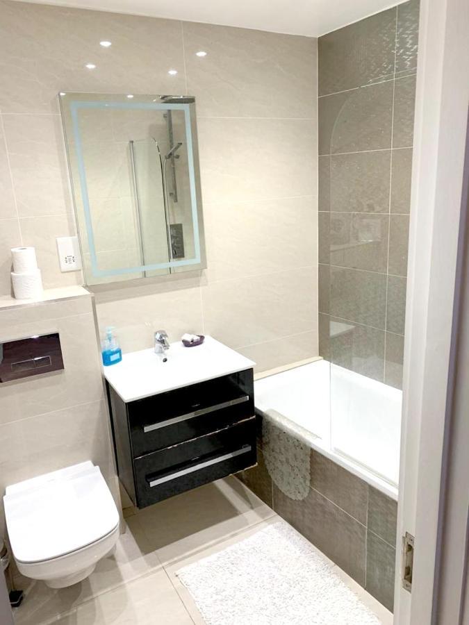 Appartement 2 Bedrooms With View Balcony And Wifi At Greater Londres
