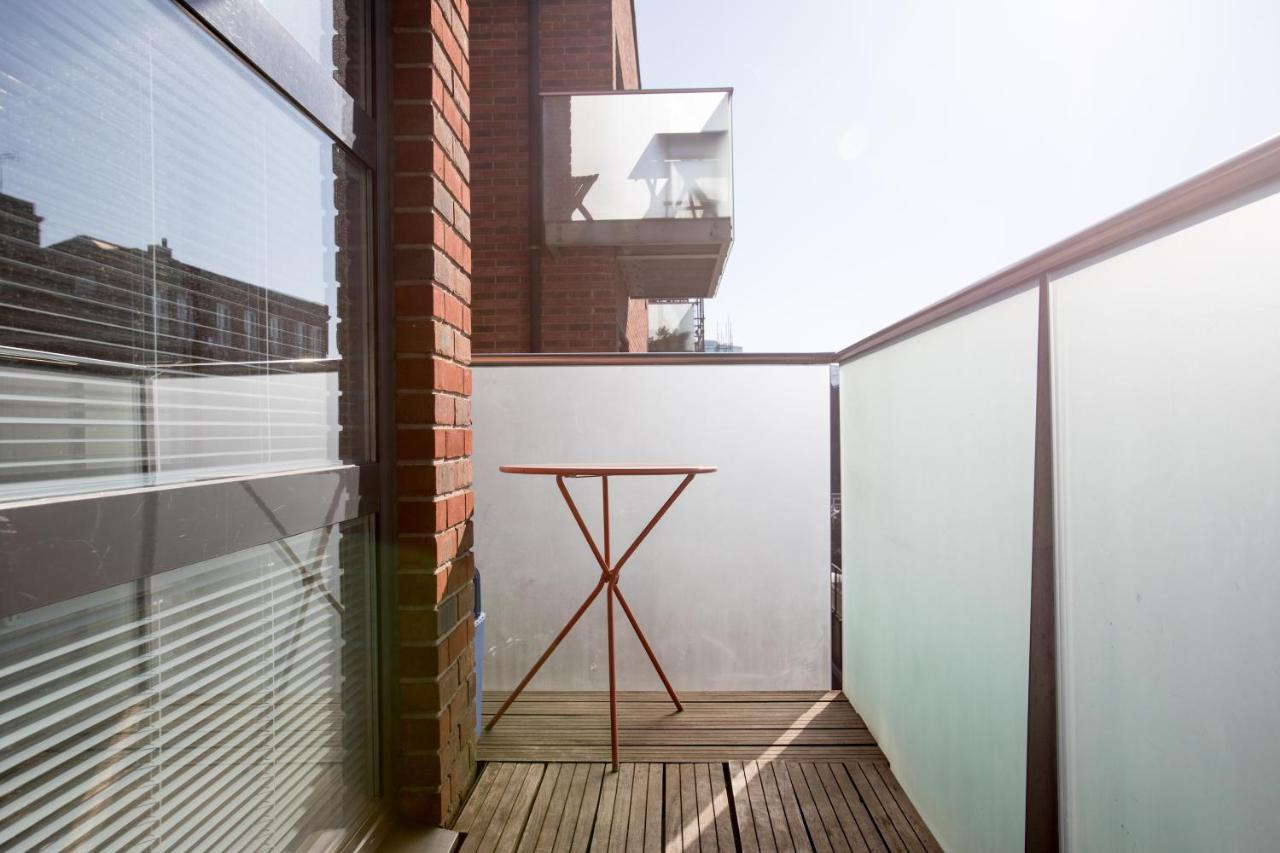 Luxury 2-bed Flat Parking And Close To The Tube Appartement