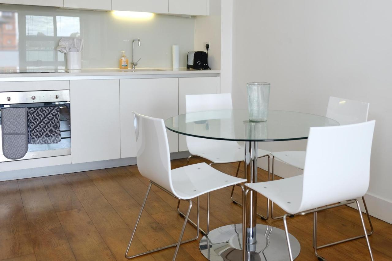 Apartamento Luxury 2-bed Flat Parking And Close To The Tube *