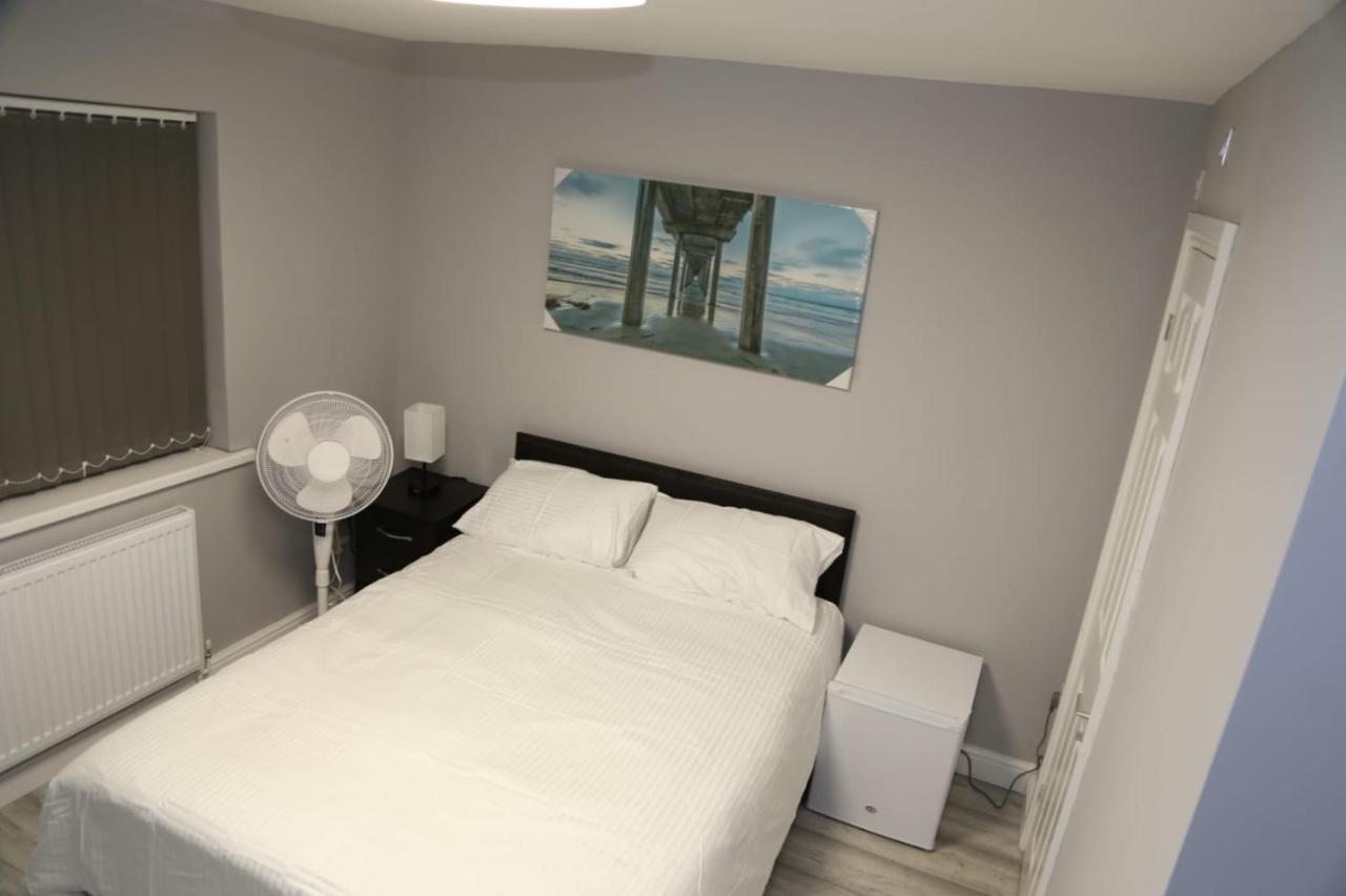 Budget 4-bed House In Woolwich *
