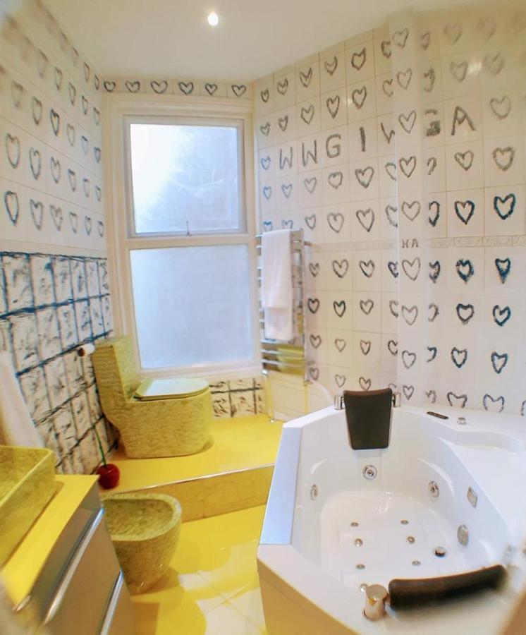 Ziggla Luxury * London