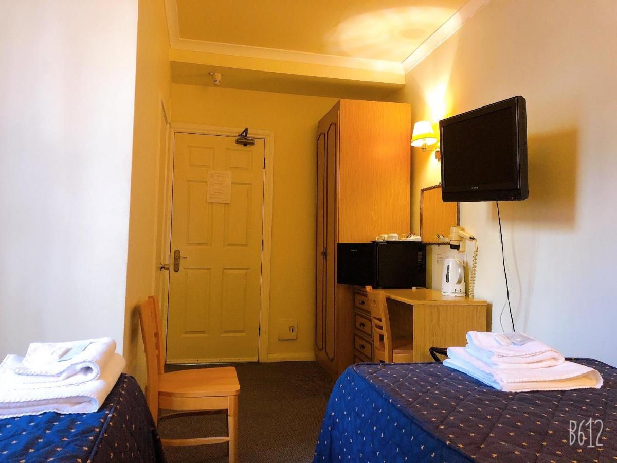 The Brompton Hotel 2*
