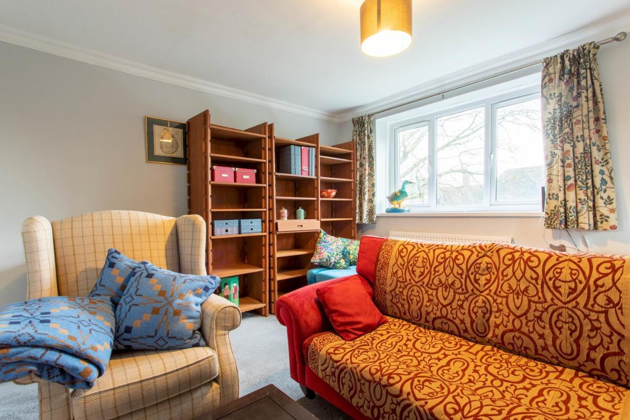 Pass The Keys - Putney Comfy