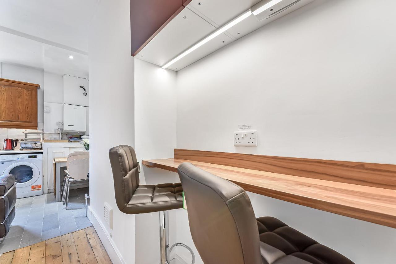 Appartement Groves 4 Bedroom, Shepherds Bush Londres