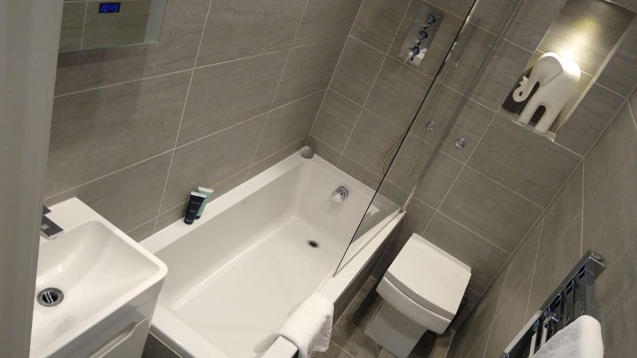 Modern 2 Bed Flat In Maida Hill Near Kensal Town In For Up To 4 People - 9mins To Tube Station * Londres