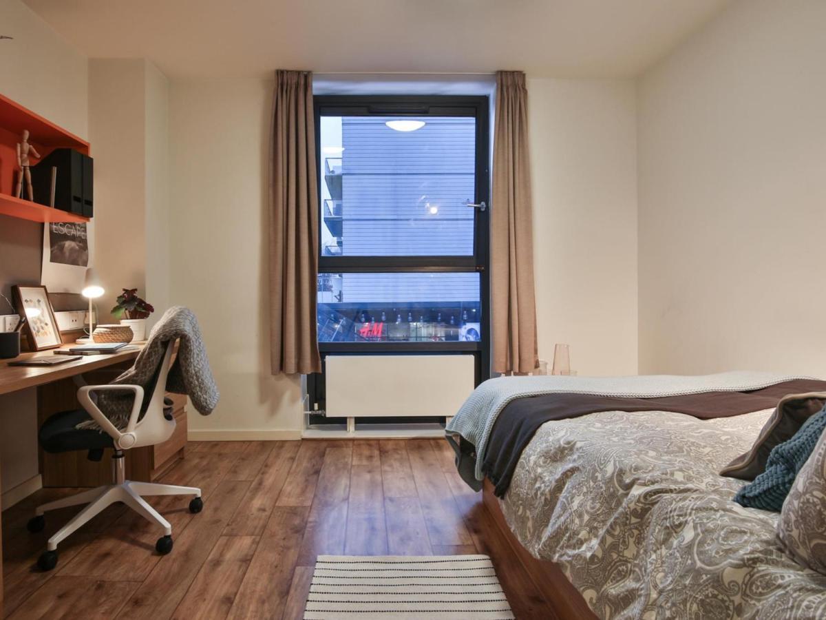 Private Bedrooms And Minutes Away From Wembley Stadium At Sterling Court * Londen