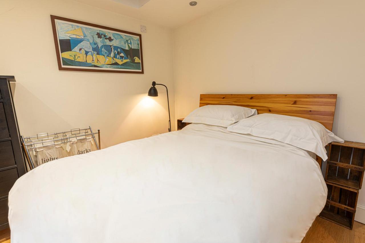 Altido Homely 2-bed Flat With Courtyard * Londres