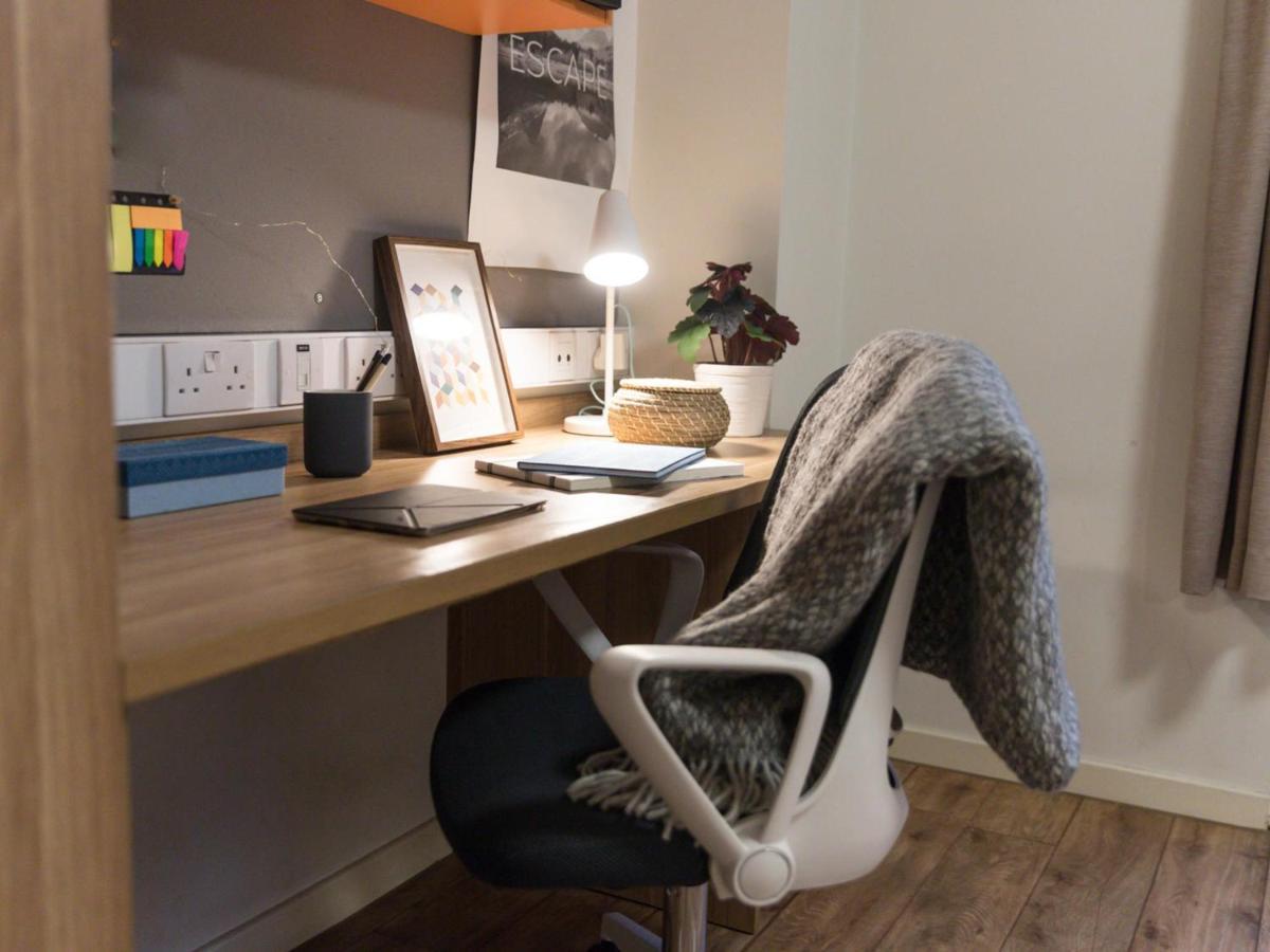 Private Bedrooms And Minutes Away From Wembley Stadium At Sterling Court Appartement *