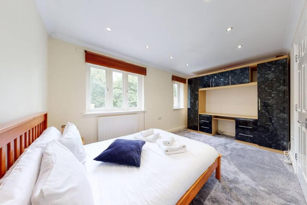 Super 2 Bed House Wprivateparking&privategarden Apartamento *
