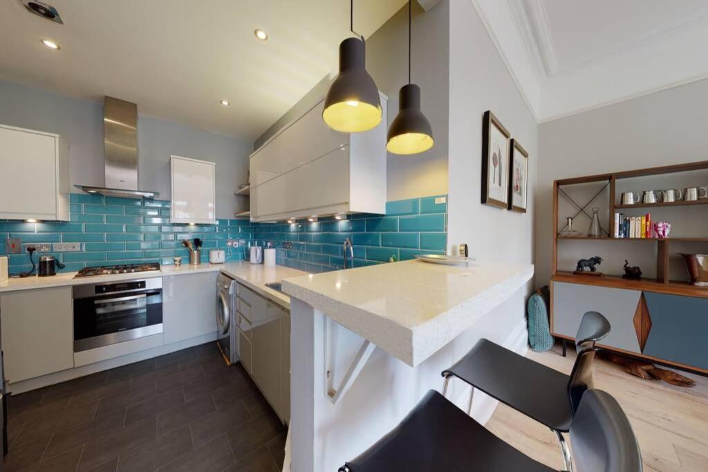 Modern 2 Bed Flat - The Black Dog Pub - 6 Mins From Vauxhall Station * Londres