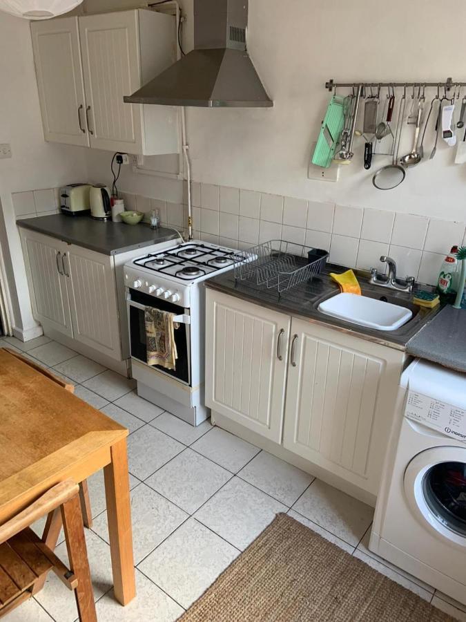 Charming 3-bed In * Londres
