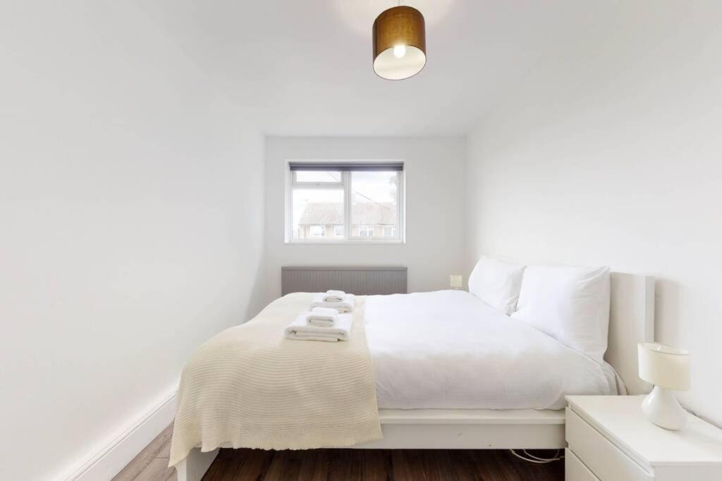 Amazing 3 Bedroom Flat - 4mins To Tube Station Appartement *