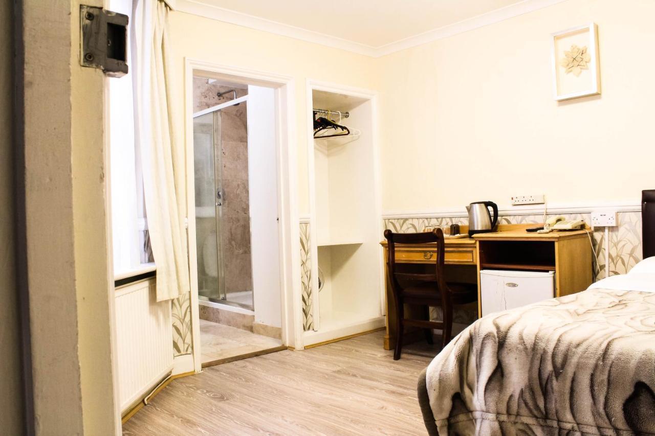 Ventures Couette-café 3*