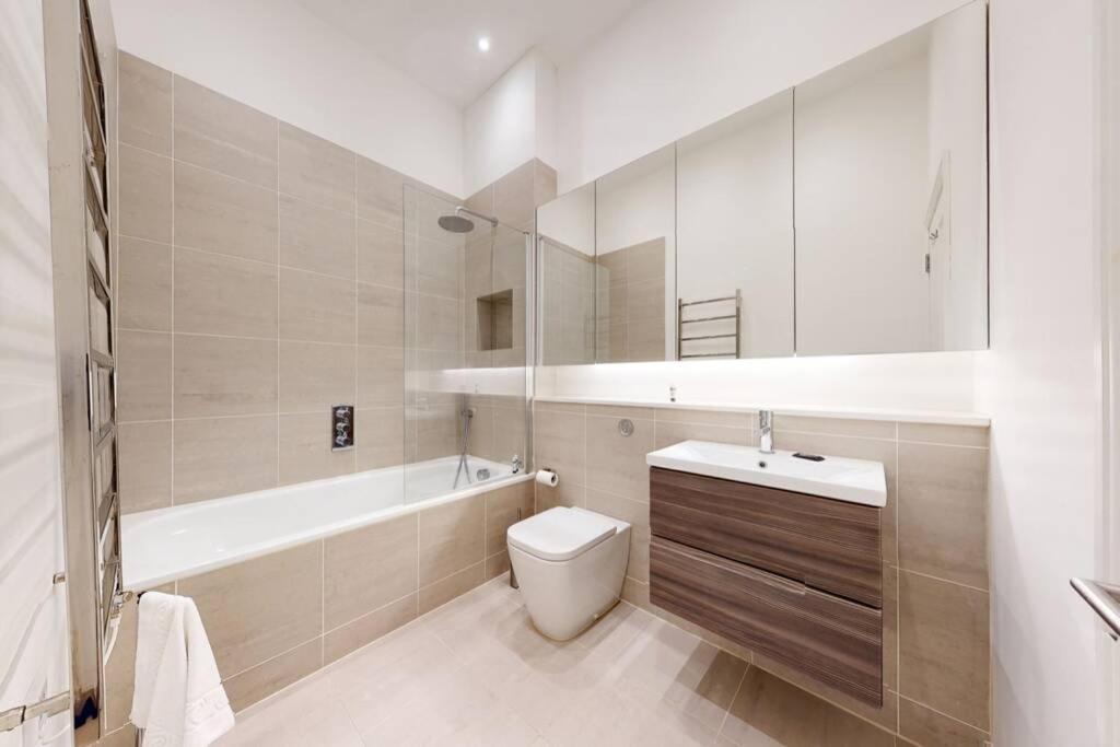 Modern 1 Bed Flat Camden 5 Min Walktube Station Londres