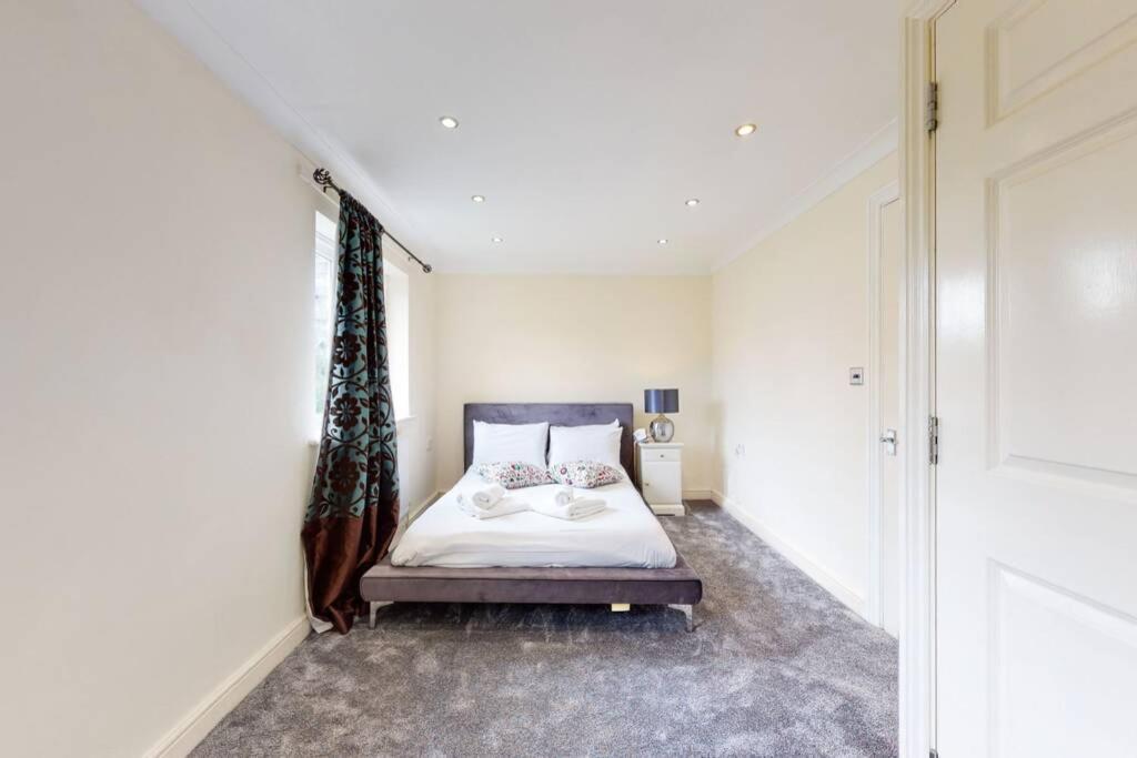 Apartamento Super 2 Bed House Wprivateparking&privategarden *