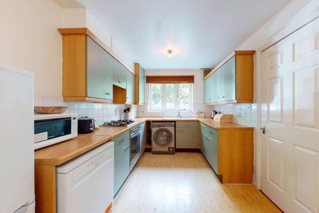 Apartamento Super 2 Bed House Wprivateparking&privategarden *
