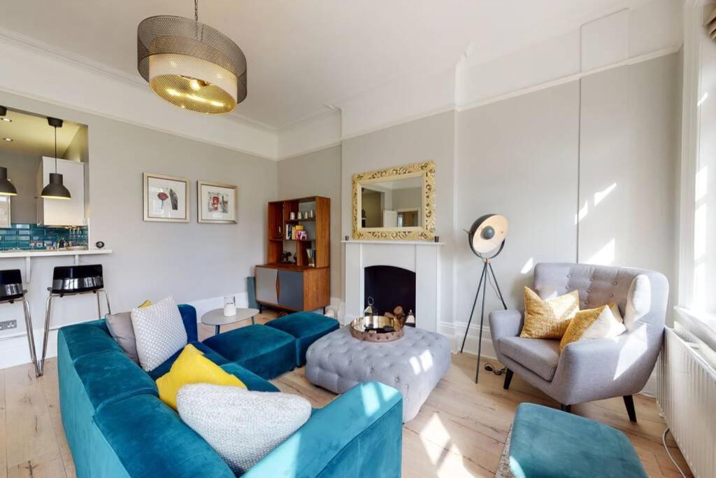 Modern 2 Bed Flat - The Black Dog Pub - 6 Mins From Vauxhall Station *