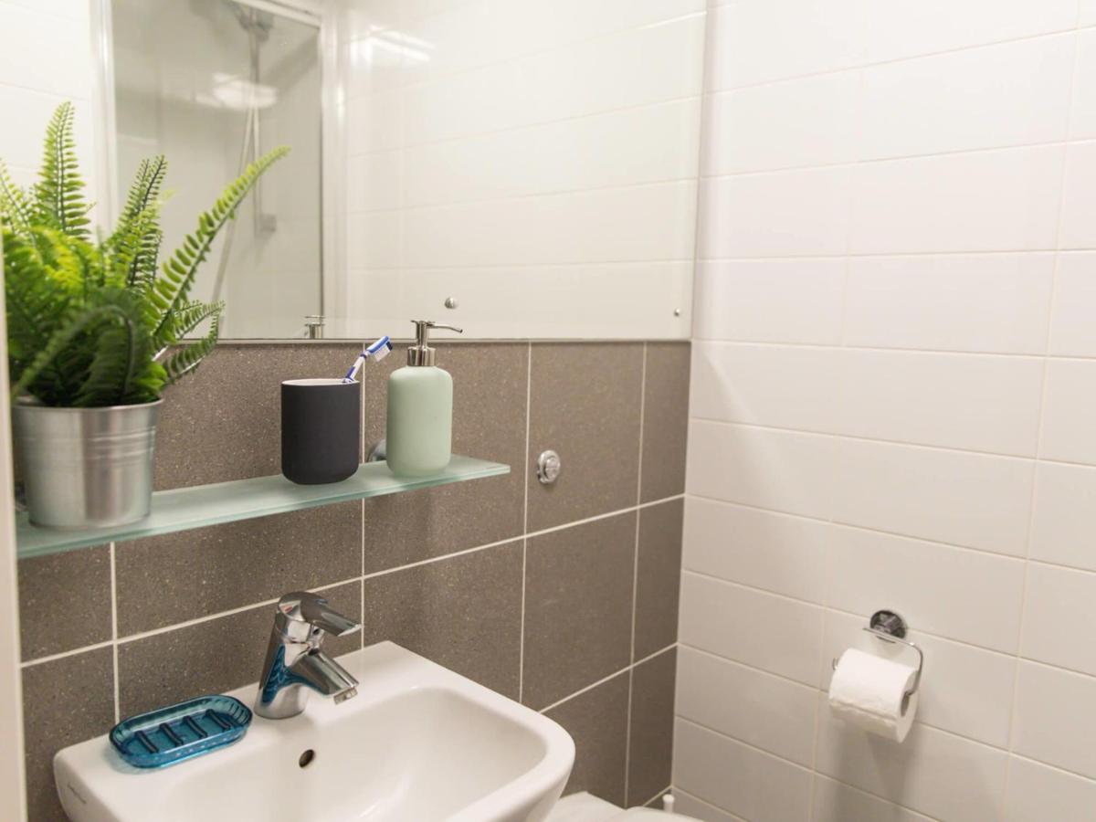 Raffles House Apartments - IQ Sterling Court