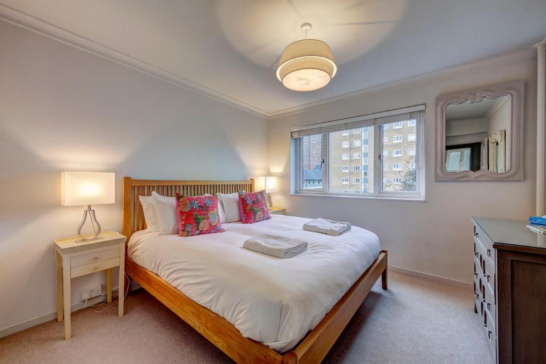 Stunning Two Bed Flat Appartement *