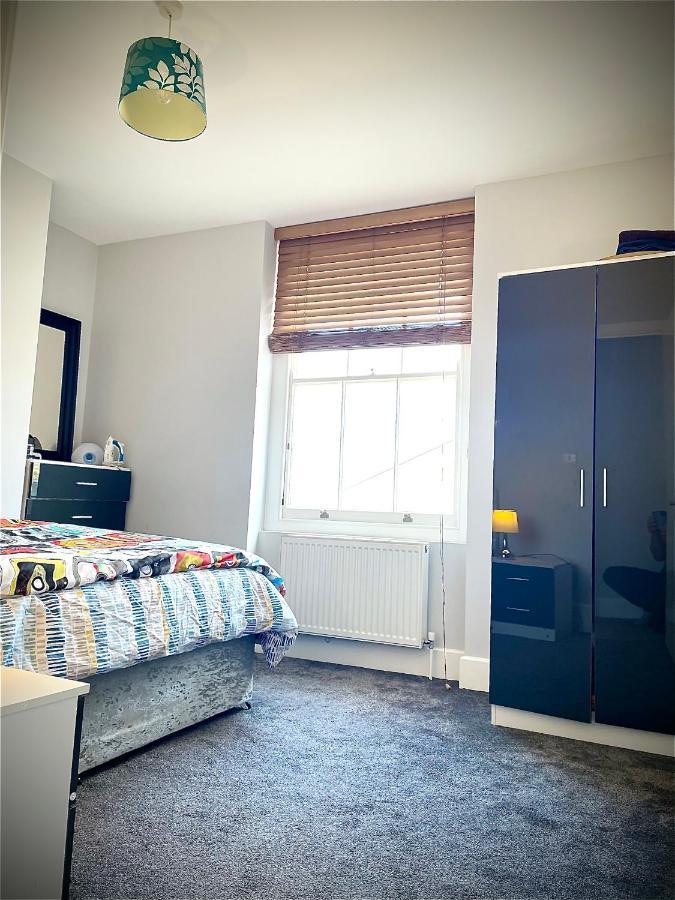 Camden Double Bedroom With Super Large King Bed Casa de hóspedes Londres