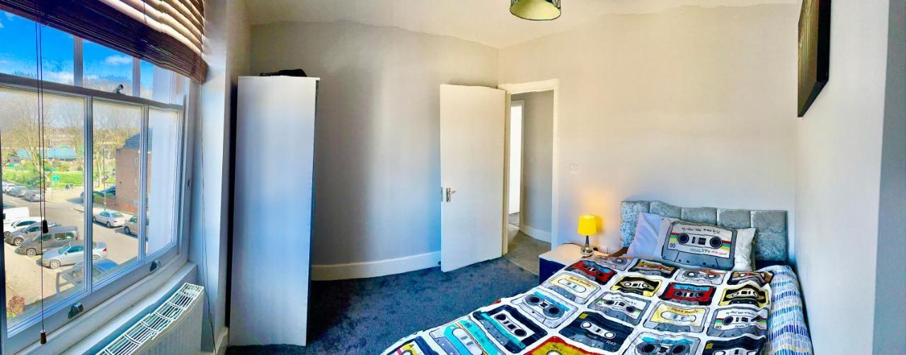 Casa de hóspedes Camden Double Bedroom With Super Large King Bed *