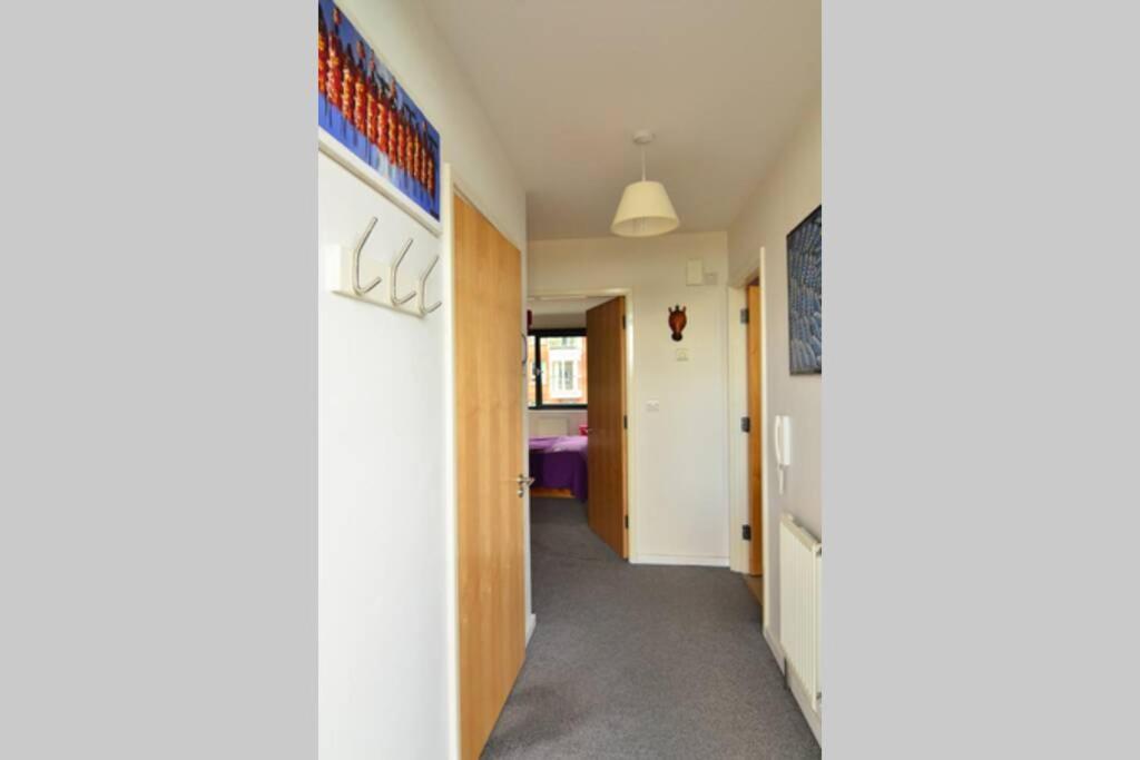 Appartement Modern 1 Bed Flat, *