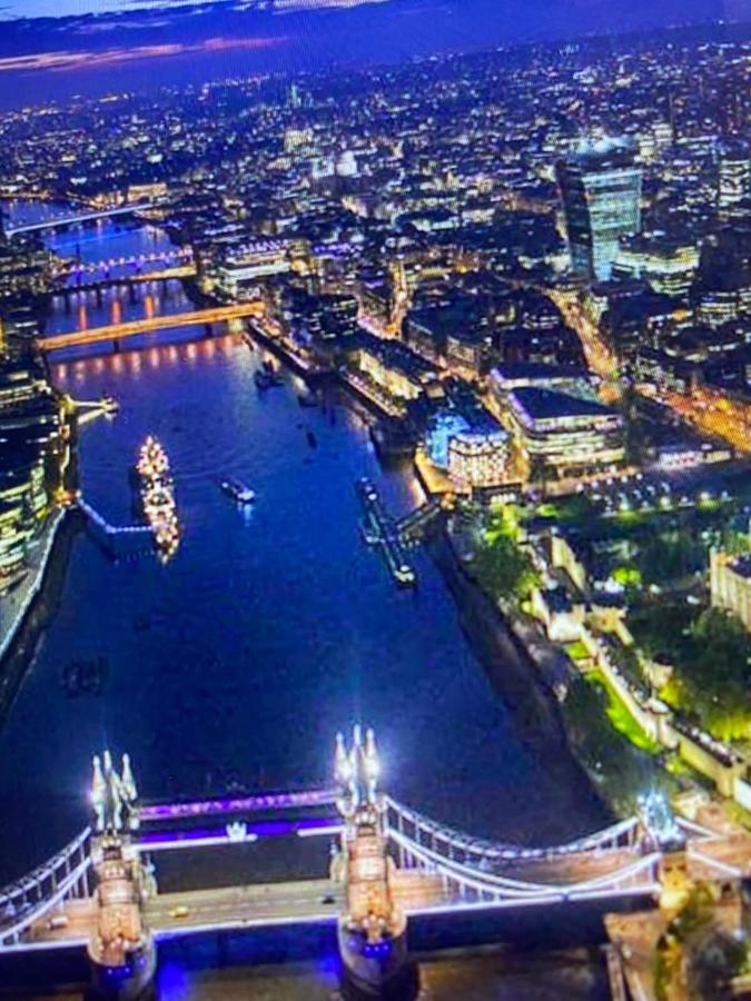 Apartamento Shad Thames Pied-A-Terre Exquisite Historic Warehouse Air Conditioning Private Parking Garden & Balcony Next To Shard With Views Londres