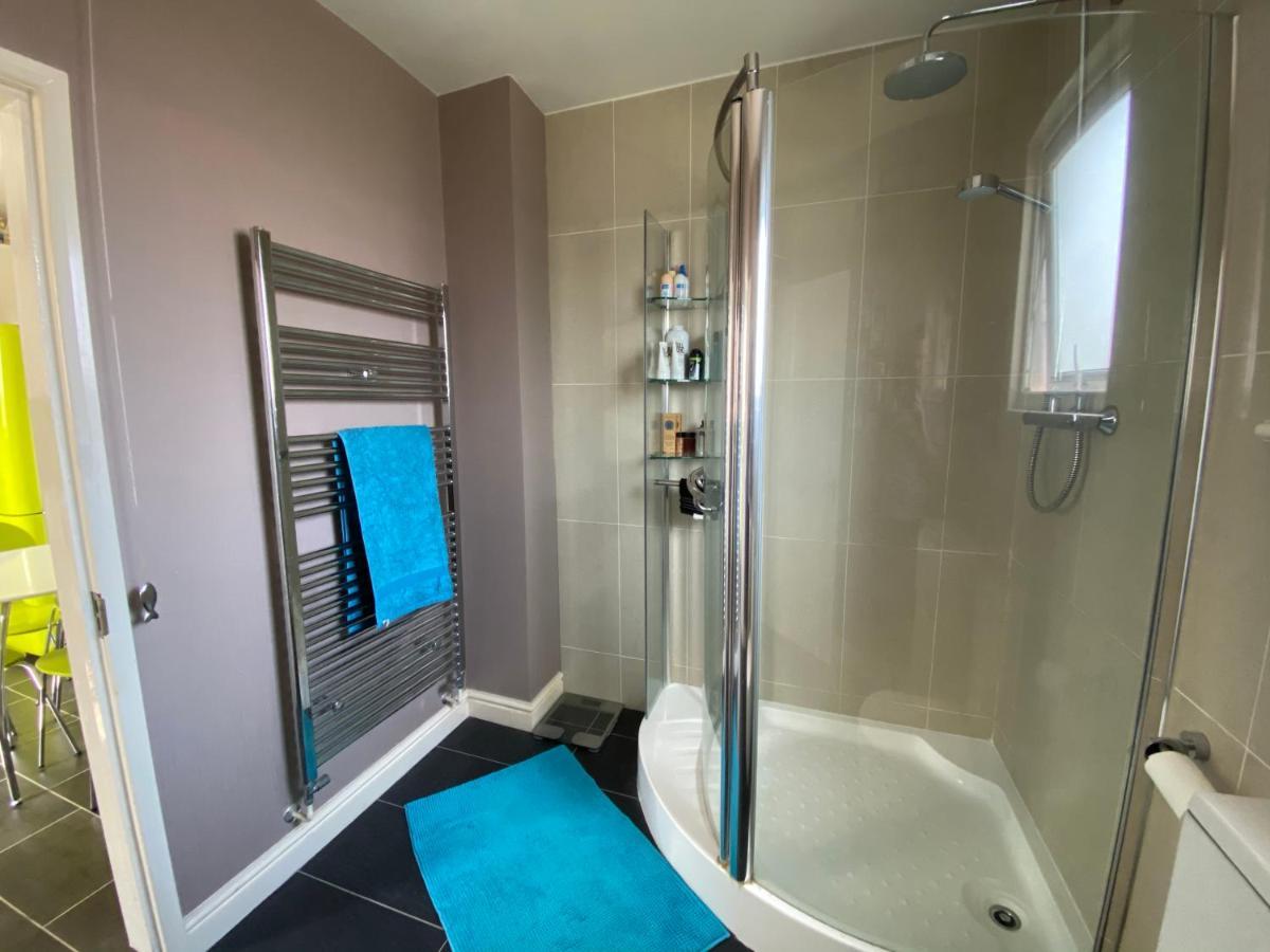 3 Bed In Colliers Wood *