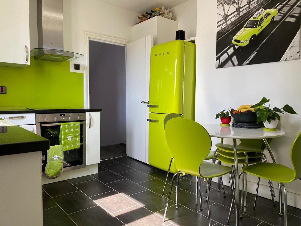 3 Bed In Colliers Wood Appartement *