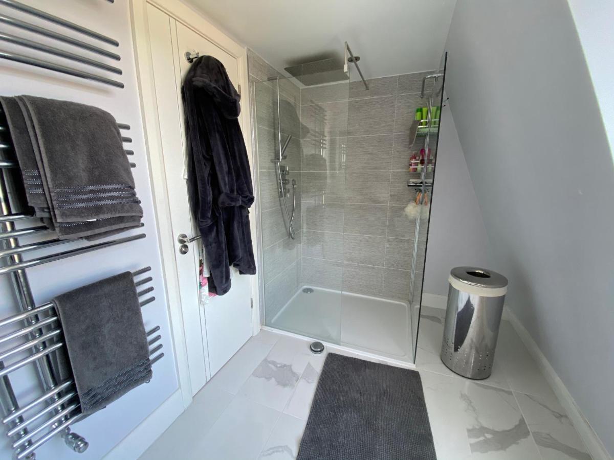 3 Bed In Colliers Wood *