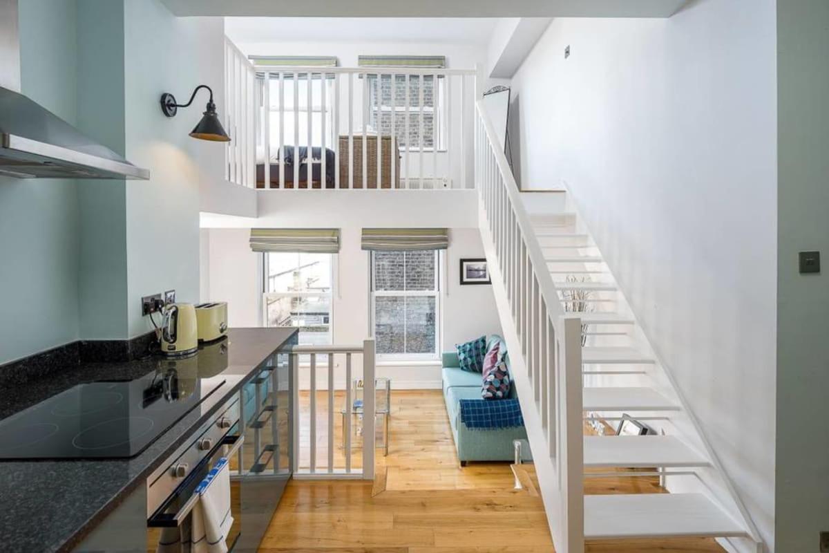 Spacious Duplex Near West Hampstead 4 Minutes To Tube Apartamento