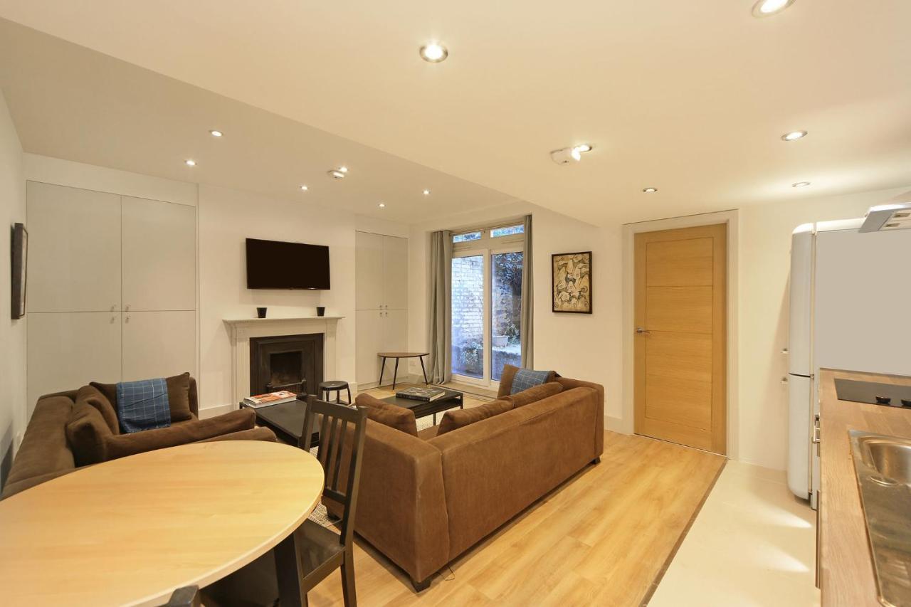 Fully Refurbished Flat, 2 Bedrooms, 2 Bath, Garden Apartamento
