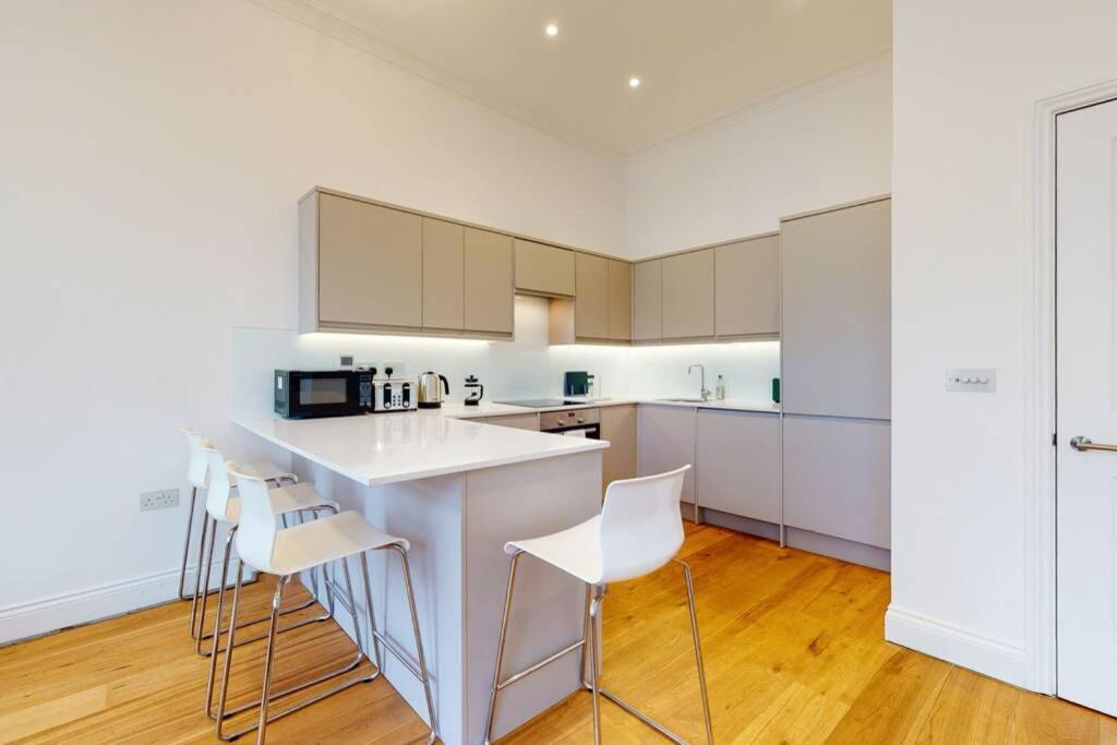 Modern 1 Bed Flat Camden 5 Min Walktube Station Londres