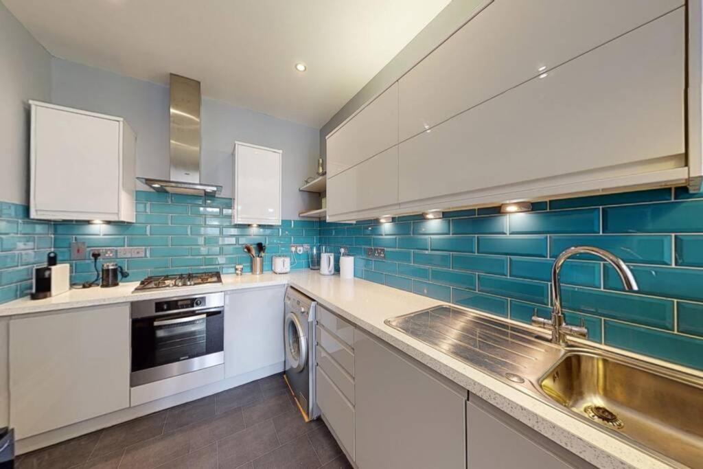 Modern 2 Bed Flat - The Black Dog Pub - 6 Mins From Vauxhall Station * Londres