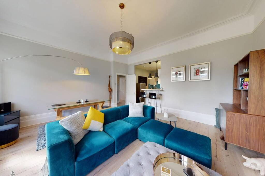 Modern 2 Bed Flat - The Black Dog Pub - 6 Mins From Vauxhall Station * Londres